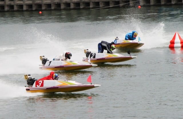 競艇のレース中のスクリーンショット